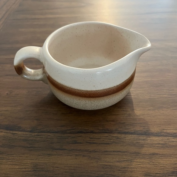 Vintage Beauce Canada Creamer - Picture 3 of 4